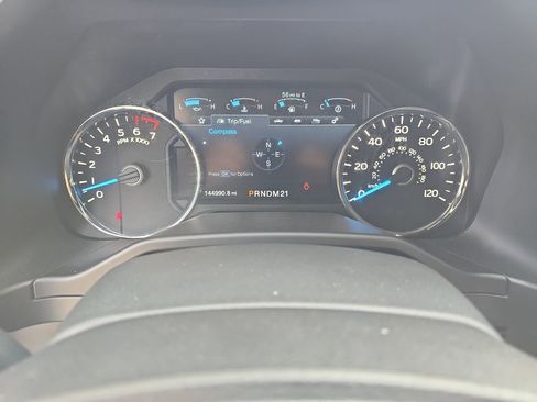 Used 2015 Ford F150 Platinum w/ Equipment Group 701A Luxury AWD/4WD image 18