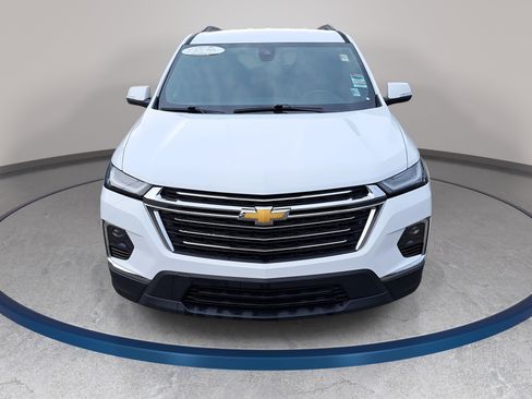 Used 2022 Chevrolet Traverse LT FWD image 2