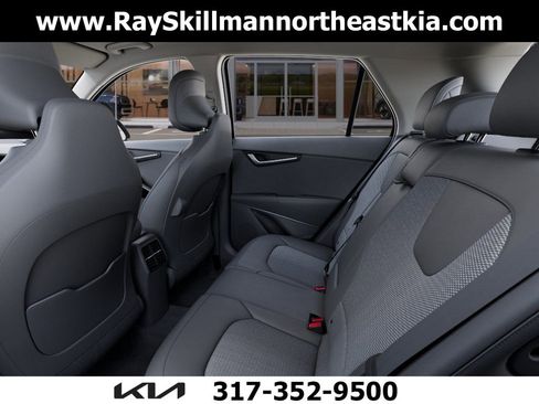 New 2025 Kia Niro EX Touring image 18