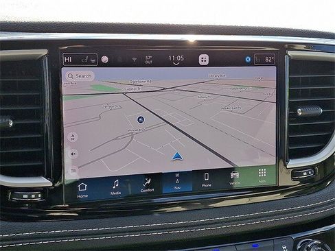 Used 2021 Chrysler Pacifica Touring-L image 16