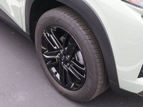 Used 2025 Chevrolet Trax ACTIV w/ Sunroof Package FWD image 6