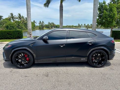 Used 2024 Lamborghini Urus Performante AWD/4WD image 10