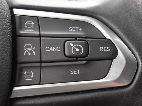 Used 2022 Jeep Compass Limited image 25