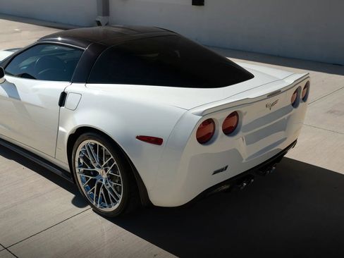 Used 2010 Chevrolet Corvette ZR1 w/ Preferred Equipment Group RWD image 78