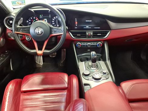 Used 2018 Alfa Romeo Giulia Ti AWD w/ TI 19 SPORT PACKAGE w/ Quick Order Package 22S Sport image 9