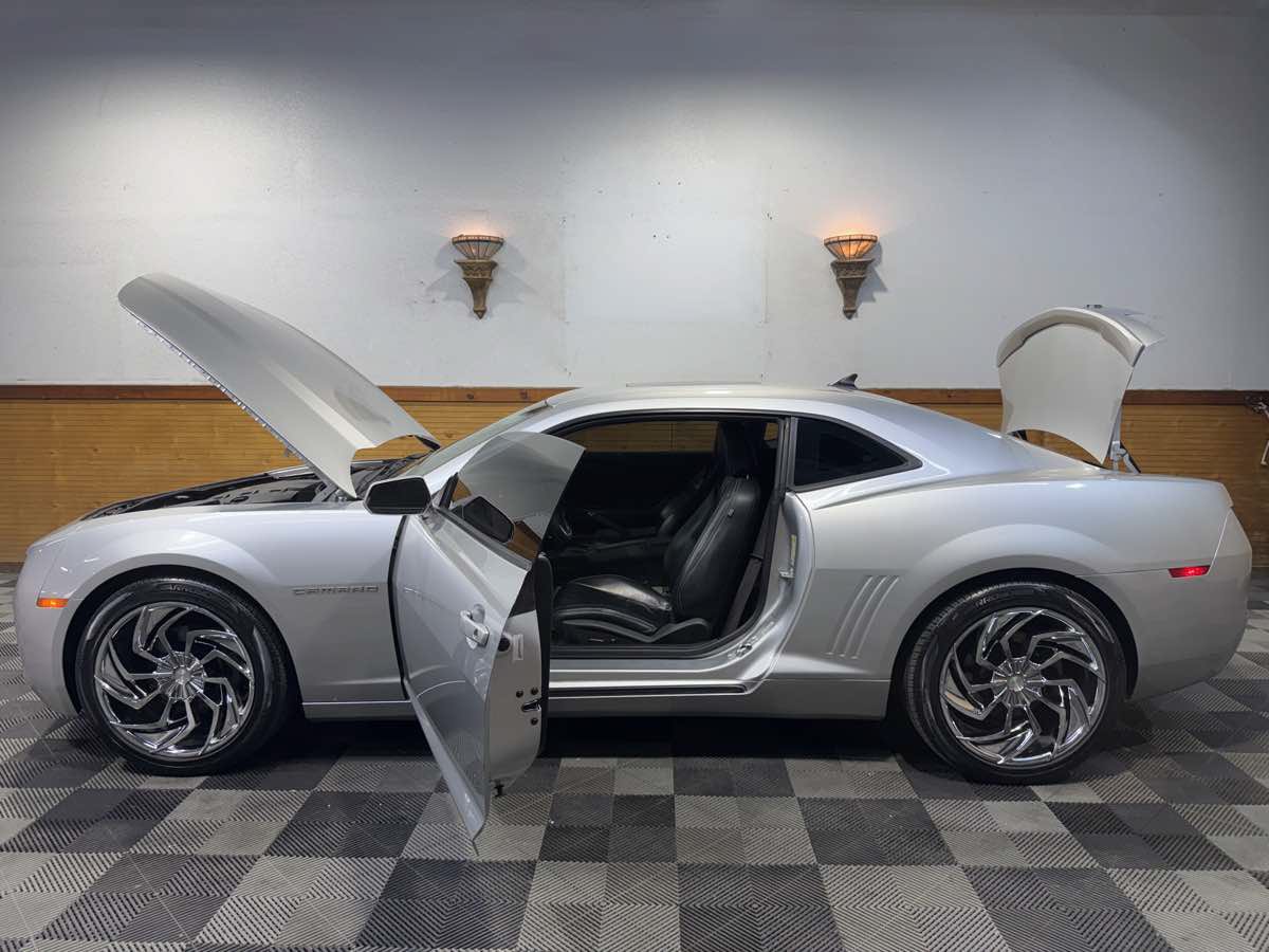 Used 2012 Chevrolet Camaro LT RWD image 12