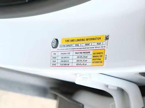 Used 2025 Chevrolet Trax RS w/ Sunroof Package FWD image 40