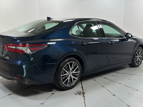 Certified 2021 Toyota Camry XLE w/ Cold Weather Package image 5