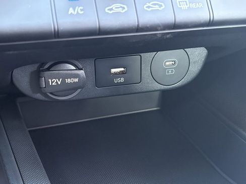 New 2025 Hyundai Elantra SE image 18