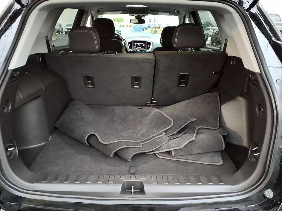 Used 2023 GMC Terrain SLE FWD image 22