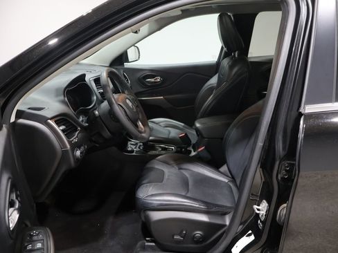 Used 2022 Jeep Cherokee Limited image 12