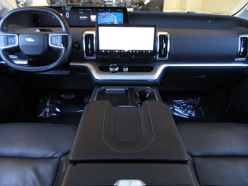 Certified 2025 Ford Expedition Max Platinum AWD/4WD image 18