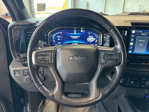 Used 2022 Chevrolet Silverado 1500 ZR2 w/ Technology Package image 10