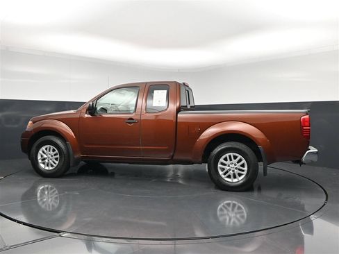 Used 2017 Nissan Frontier SV w/ SV Value Truck Package AWD/4WD image 8