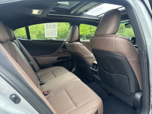 Used 2025 Lexus ES 350 Ultra Luxury FWD image 33