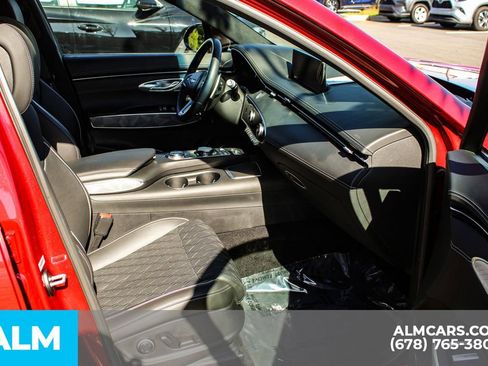 Used 2025 Genesis GV70 3.5T Sport w/ Sport Advanced Package image 16