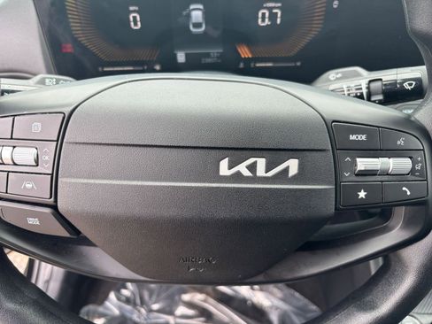 Used 2025 Kia K4 FWD image 25