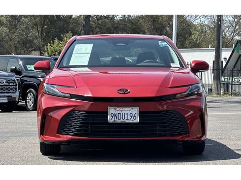 Used 2025 Toyota Camry LE FWD image 7