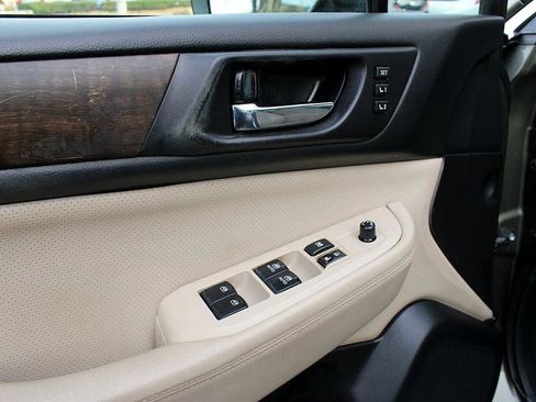 Used 2017 Subaru Outback 3.6R Limited image 13