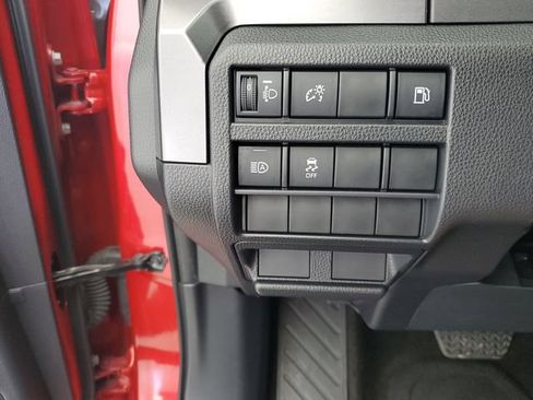 Used 2025 Toyota 4Runner SR5 AWD/4WD image 31