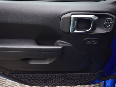 Used 2022 Jeep Wrangler Sport AWD/4WD image 27