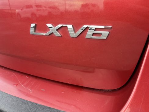 Used 2007 Kia Rondo LX w/ Convenience Pkg image 12