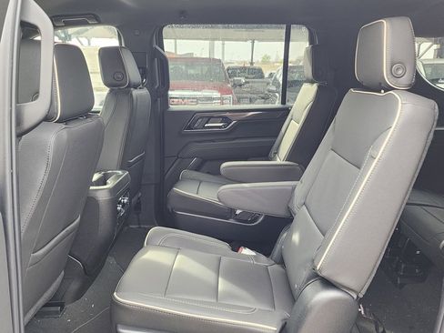 New 2025 GMC Yukon XL Elevation image 45