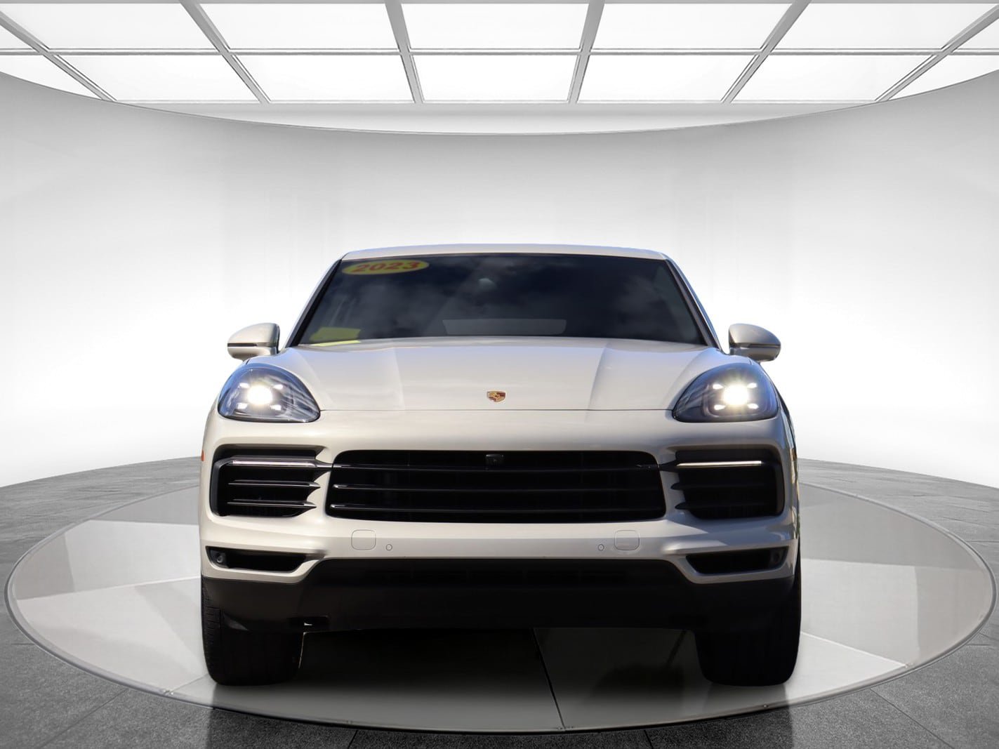 Used 2023 Porsche Cayenne AWD/4WD image 2