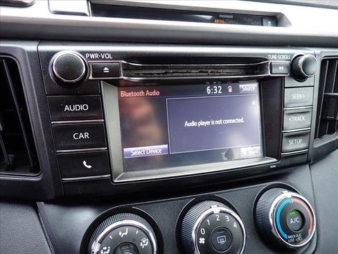 Used 2016 Toyota RAV4 LE FWD image 19
