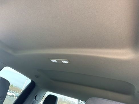 Used 2020 Chevrolet Silverado 1500 Custom w/ Custom Value Package image 10