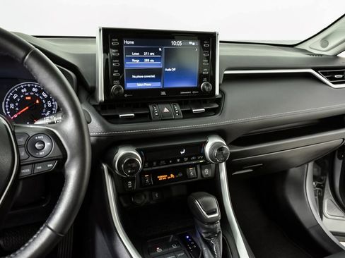 Used 2021 Toyota RAV4 XLE Premium image 13