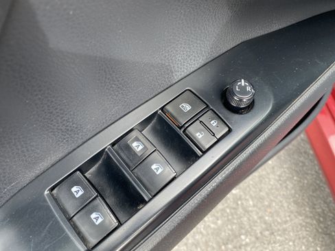 Used 2019 Toyota Camry LE image 18