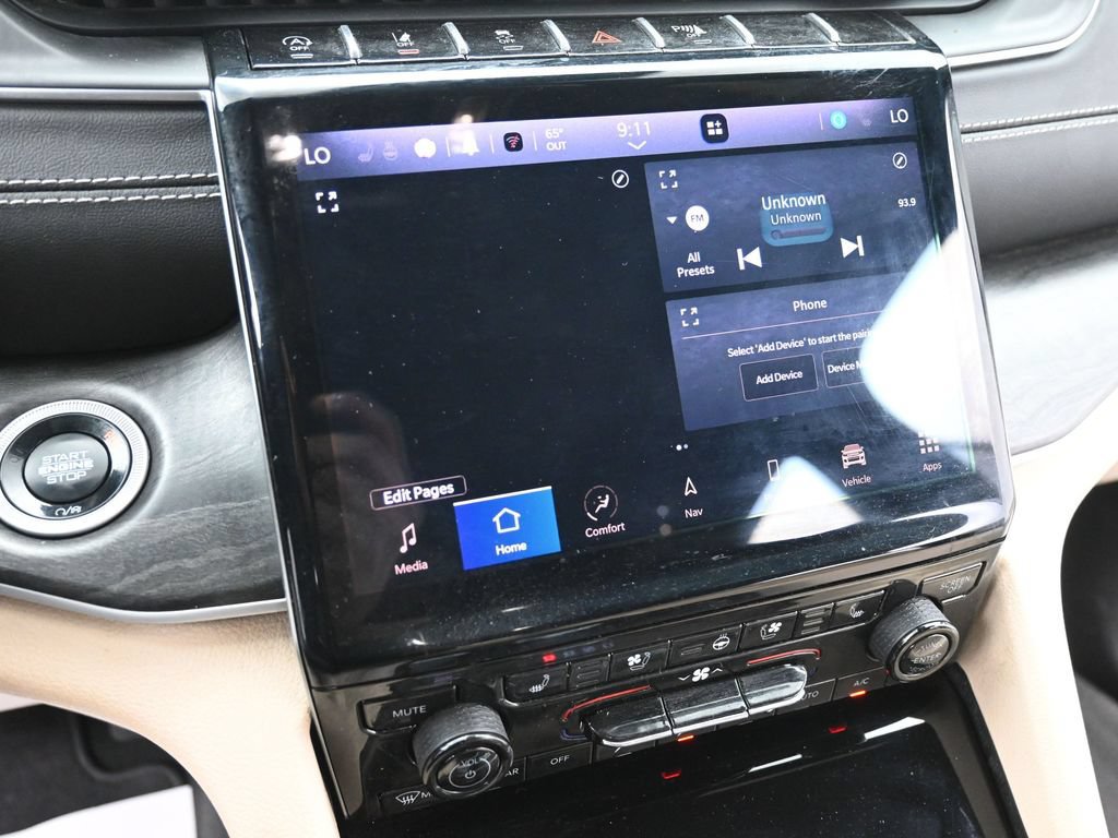 Used 2025 Jeep Grand Cherokee Limited w/ Luxury Tech Group II AWD/4WD image 10