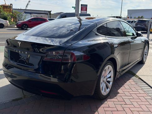 Used 2018 Tesla Model S 75D image 4
