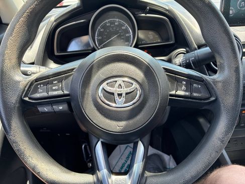 Used 2019 Toyota Yaris LE FWD image 8