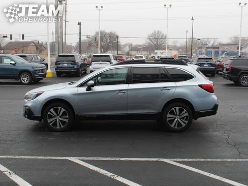 Used 2018 Subaru Outback 2.5i Limited image 7