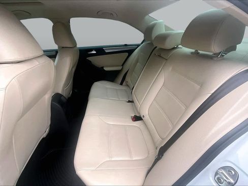 Used 2017 Volkswagen Jetta SE FWD image 21