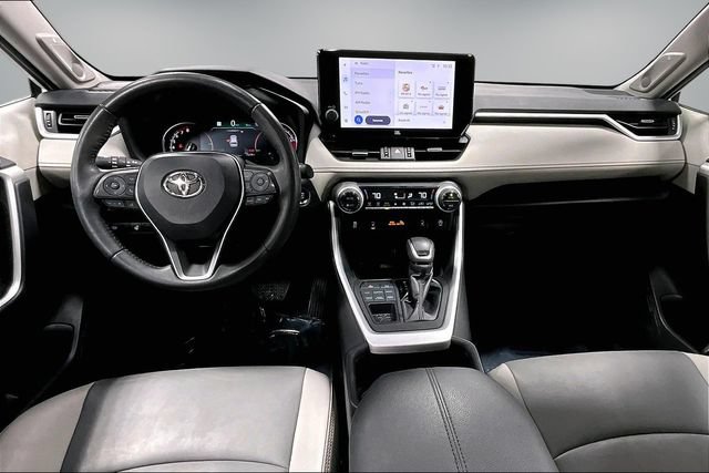 Used 2023 Toyota RAV4 XLE Premium AWD/4WD image 9