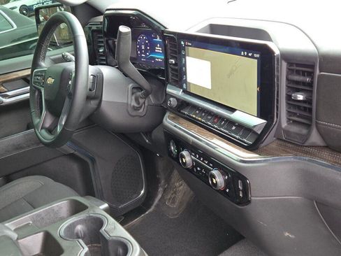 Used 2023 Chevrolet Silverado 1500 LT image 4