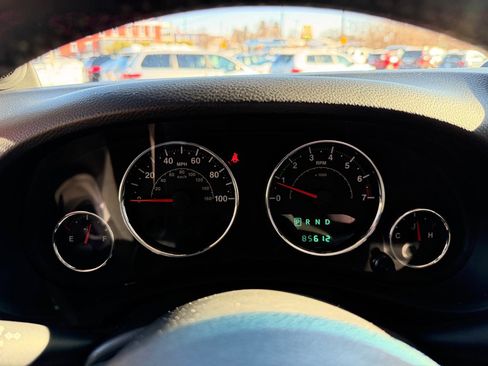 Used 2014 Jeep Wrangler Unlimited Rubicon w/ Dual Top Group image 22