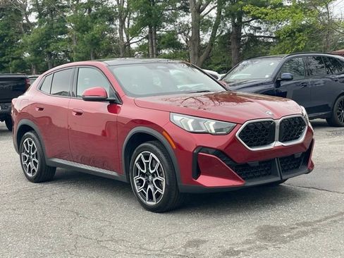 Certified 2025 BMW X2 xDrive28i AWD/4WD image 3