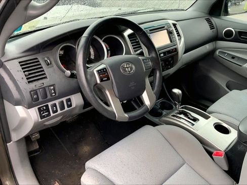 Used 2013 Toyota Tacoma 4x4 Double Cab w/ TRD Sport Pkg image 18