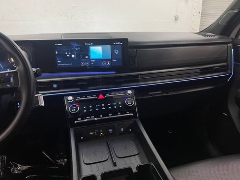 Used 2024 Hyundai Santa Fe Calligraphy w/ Tow & Go Package FWD image 19