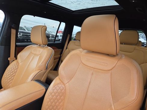 Used 2021 Jeep Grand Cherokee L Summit AWD/4WD image 10