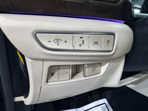 Used 2017 Genesis G90 3.3T Premium image 23