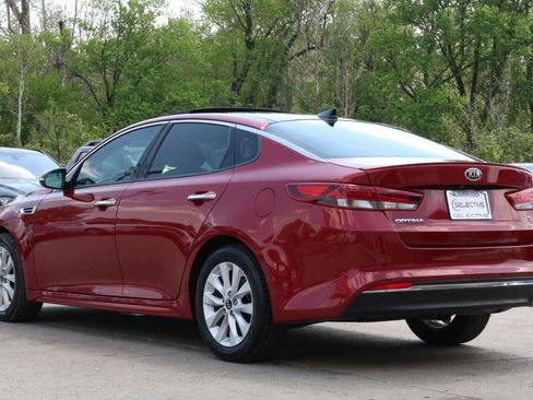 Used 2018 Kia Optima S w/ Panoramic Sunroof Package FWD image 17