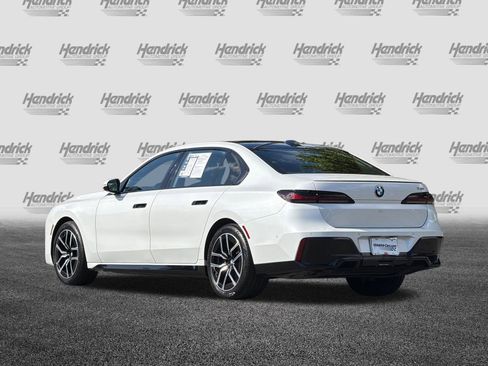 Used 2024 BMW 740i w/ Premium Package 2 RWD image 7