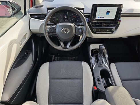 Used 2025 Toyota Corolla LE image 12