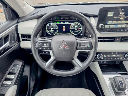 Used 2024 Mitsubishi Outlander SEL image 35