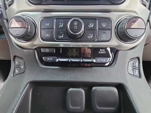 Used 2016 GMC Yukon SLT AWD/4WD image 24